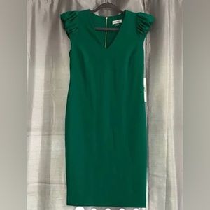Calvin Klein Emerald Green V-Neck Ruched Sleeve Mini Dress. Size 2